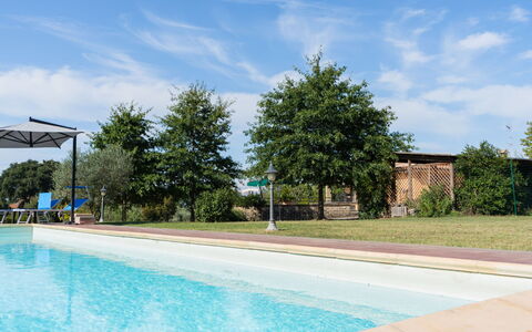 Rimbaudo: L'Eau, Nuage, Ciel, Plante, Piscine, Ombre, Arbre, Loisir, Paysage, Composite