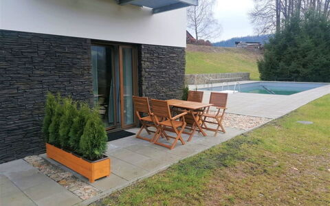 Mountain Luxe Nest & Pool: Plante, Propriété, Surface De La Route, Ombre, Brickwork, Chaise, Mobilier De Jardin, Bois, Arbre, Brique