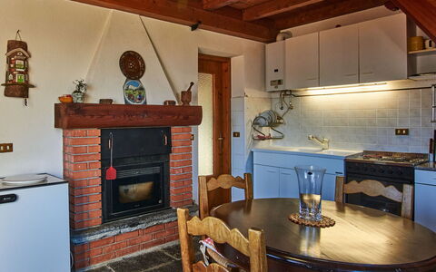 Il Crotto: Propriété, Meubles, Bois, Table, Design Intérieur, Cabinetry, Cuisine, Chaise, Salon, Sol
