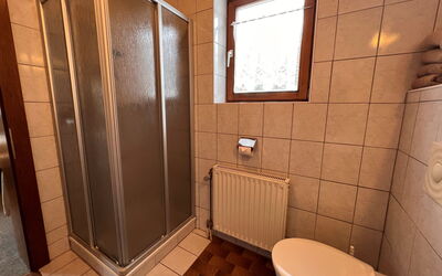 Top 1 105.1: Propriété, Luminaire Plomberie, Fenêtre, Toilette, Design Intérieur, Architecture, Salle De Bains, Bois, Sol