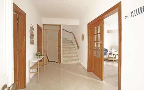Inês: Propriété, Cadre, Porte, Bois, Architecture, Design Intérieur, Salle, Plante, Sol