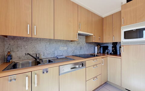 De Haan 990: Cuisine, Appareil De Cuisine, Comptoir, Cabinetry, Principaux Appliance, Sol, Bois, Design Intérieur, Evier, Meubles