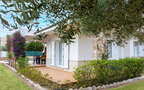Villa Mar i Cel: Ciel, Nuage, Plante, Propriété, Fenêtre, Bâtiment, Montagne, Montagnes, Bois, Arbre