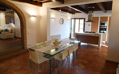 Villa Tresanti: Table, Meubles, Bois, Design Intérieur, Architecture, Chaise, Salon, Sol, Sol, Dur