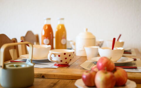 Plein Sud 3: Aliments, Vaisselle, Vaisselle, Drinkware, Orange, Serveware, Bois, Coupe, Fruit, Assiette