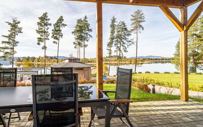 Lakeside Village 18 (+ Sauna)