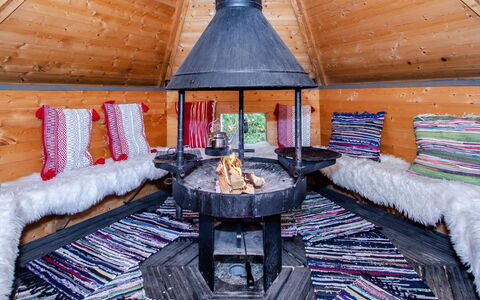 Kuukkeli: Lit, Meubles, Chambre, Design Intérieur, Literie, Drap De Lit, Sol, Bois, Sol, Pièce
