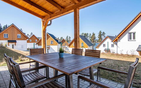 Lakeside Village 38 (+ Sauna): Ciel, Bâtiment, Meubles, Propriété, Table, Fenêtre, Bois, Ombre, Porche, Chaise