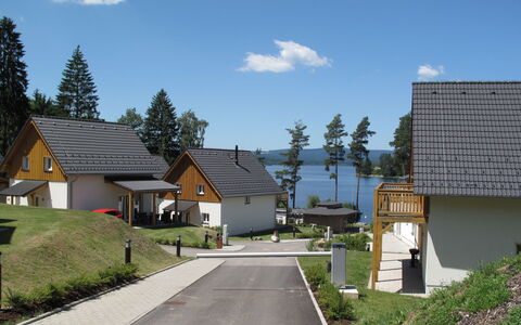 Lakeside Village 38 (+ Sauna): Ciel, Nuage, Plante, Bâtiment, Propriété, Surface De La Route, Arbre, Maison, Lot Terre, Fenêtre