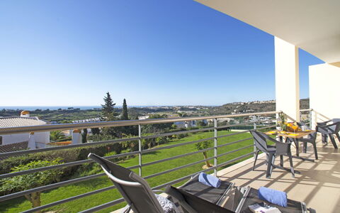 Vista Mar: Ciel, L'Eau, Bâtiment, Propriété, Nuage, Fenêtre, Bleu Azur, Plante, Plan D'Eau, Architecture