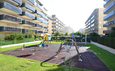 La Pineda 701: Plante, Ciel, L'Eau, Propriété, Bâtiment, Bleu Azur, Arbre, Piscine, Design Urbain, Arecales