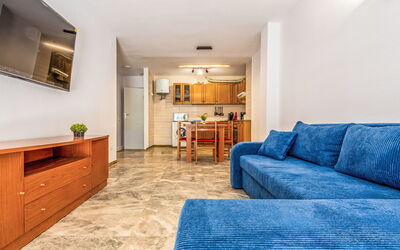 Cala Dorada 702.3: Meubles, Sol, Appartement, Sol, Canapé, Plafond, Tache De Bois, Salon, Chaise