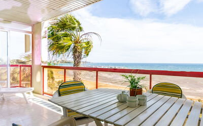 Salou 713: Nuage, L'Eau, Ciel, Plante, Propriété, Bleu Azur, Paysage Naturel, Piscine, Arbre, Végétation