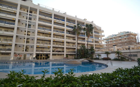 Salou 723: L'Eau, Bâtiment, Plante, Ciel, Fenêtre, Design Urbain, Condominium, Bloc Tour, Loisir, Piscine