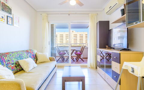 Jardines del Mar i: Nuage, Bâtiment, Ciel, Propriété, Plante, Voiture, Design Urbain, Condominium, Maison, Arbre