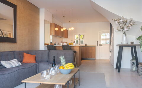 Maison Pêcheur 45: L'Eau, Bâtiment, Plante, Ciel, Fenêtre, Design Urbain, Condominium, Bloc Tour, Loisir, Piscine