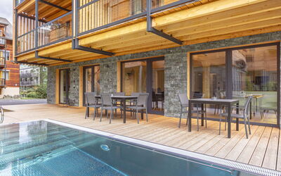 # 3A mit Sauna & Pool 180.4: Ciel, Bâtiment, Propriété, Table, Meubles, Nuage, Montagne, Design Intérieur, Mobilier De Jardin, Bois
