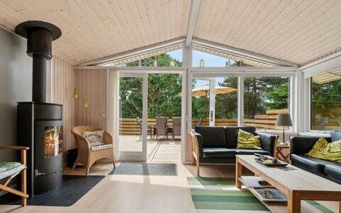 Roir - 250M from the Sea: Meubles, Sol, Design Intérieur, Bois, Sol, Canapé, Plafond, Salon, Chaise, Domicile
