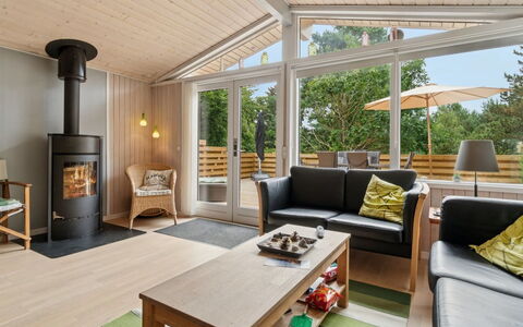 Roir - 250M from the Sea: Meubles, Sol, Design Intérieur, Bois, Sol, Canapé, Plafond, Salon, Chaise, Pièce