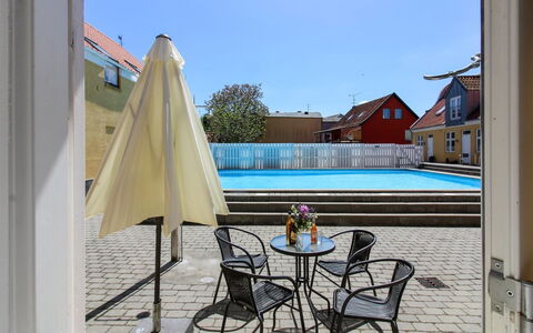 Amaia - 500M from the Sea: Toit, Maison, Lot Terre, Domicile, Chalet, Biens, Batiments Jardin, Ombre, Cabane En Rondins, Aménagement Paysager
