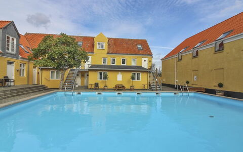 Amaia - 500M from the Sea: Toit, Maison, Lot Terre, Domicile, Chalet, Biens, Batiments Jardin, Ombre, Cabane En Rondins, Aménagement Paysager