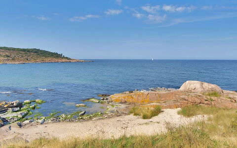 Thyrne - 500M from the Sea: Bleu, L'Eau, Plan D'Eau, Côte, Ressources En Eau, Roche, Cotiers Et Relief Océaniques, Mer, Horizon, Été