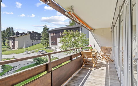 Nr.43 Haus Sotmirana: Plante, Propriété, Bois, Ciel, Nuage, Architecture, Immobilier, Maison, Design Urbain, Fenêtre