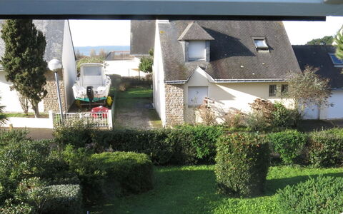 Charme des Govelins: L'Eau, Bâtiment, Ciel, Nuage, Jour, Propriété, Plante, Lumière, La Nature, Vert