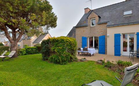 Charme des Govelins: Plante, Ciel, Propriété, Bâtiment, Fenêtre, Arbre, Lot Terre, Maison, Herbe, Quartier