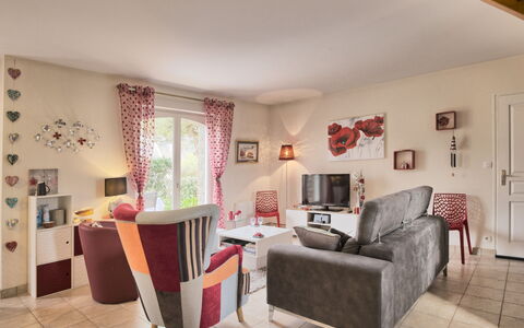 Charme des Govelins: Cadre, Meubles, Bois, Éclairage, Design Intérieur, Table, Salon, Sol, Sol, Dur