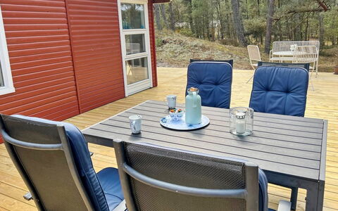 Kjeld - 900M from the Sea: Maison, Chalet, Toit, Batiments Jardin, Ombre, Cabanon, Arrière-Cour, Mobilier De Jardin, Cour, Pelouse