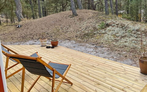 Kjeld - 900M from the Sea: Maison, Chalet, Toit, Batiments Jardin, Ombre, Cabanon, Arrière-Cour, Mobilier De Jardin, Cour, Pelouse
