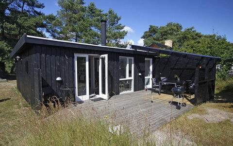 Talvikki - 250M from the Sea: Bois, Meubles, Appartement, Pièce, Plafond, Tache De Bois, Chaise, Dur, Vernis, Lumber