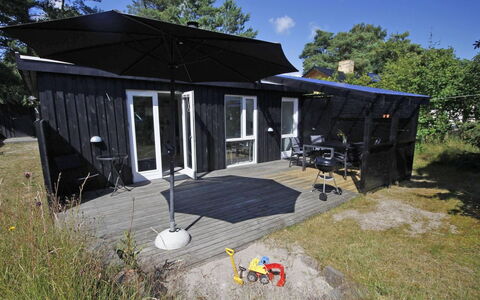 Talvikki - 250M from the Sea: Bois, Meubles, Appartement, Pièce, Plafond, Tache De Bois, Chaise, Dur, Vernis, Lumber