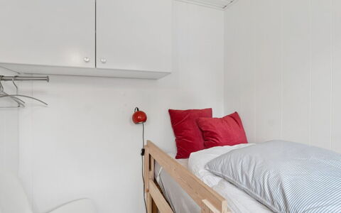 Talvikki - 250M from the Sea: Mur, Sol, Design Intérieur, Sol, Bois, Meubles, Plafond, Pièce, Chambre, Lit