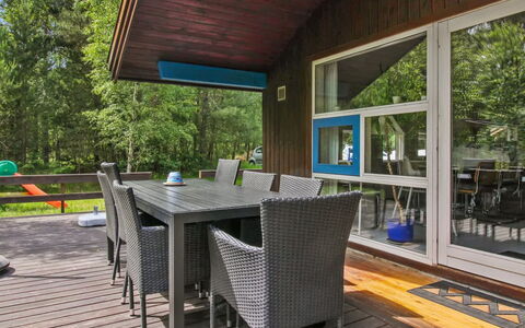 Almira - 1.2Km from the Sea: Bois, Meubles, Appartement, Pièce, Plafond, Tache De Bois, Chaise, Dur, Vernis, Lumber