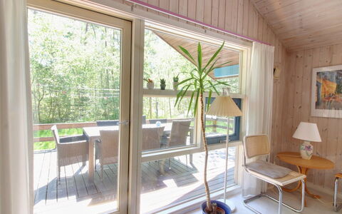 Almira - 1.2Km from the Sea: Bois, Meubles, Appartement, Pièce, Plafond, Tache De Bois, Chaise, Dur, Vernis, Lumber