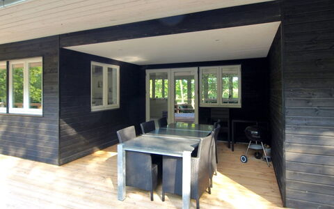 Lätizia - 300M from the Sea: Bois, Meubles, Appartement, Pièce, Plafond, Tache De Bois, Chaise, Dur, Vernis, Lumber