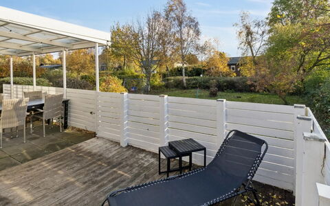 Anni - 250M from the Sea: Bois, Toit, Architecture, Domicile, Maison, Chalet, Siding, Dur, Pente, Biens