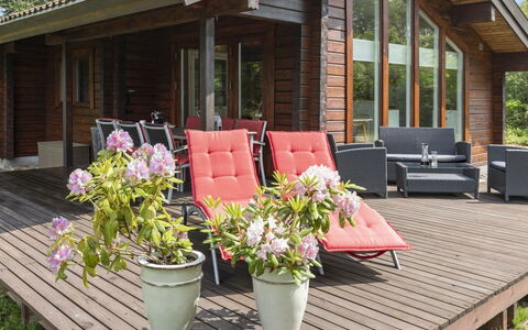 Nikolce - 250M from the Sea: Piscine, Mobilier De Jardin, Meubles, Recours, Dalle, Eco Hôtel, Ombre, Chaise, Loisir, Biens