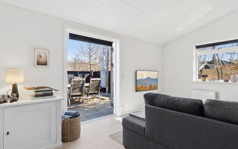 Aida - 400M from the Sea: Bois, Sol, Sol, Plafond, Design Intérieur, Domicile, Meubles, Porte, Parquet, Salon