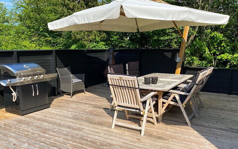 Aida - 400M from the Sea: Maison, Toit, Domicile, Chalet, Arbuste, Couverture De Sol, Biens, Ferme, Siding, Batiments Jardin