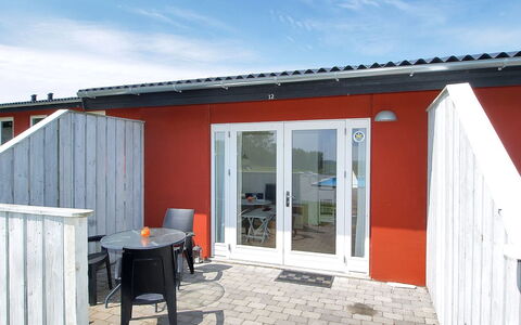 Valio - 6Km from the Sea: Bois, Meubles, Appartement, Pièce, Plafond, Tache De Bois, Chaise, Dur, Vernis, Lumber