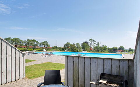 Valio - 6Km from the Sea: Bois, Meubles, Appartement, Pièce, Plafond, Tache De Bois, Chaise, Dur, Vernis, Lumber