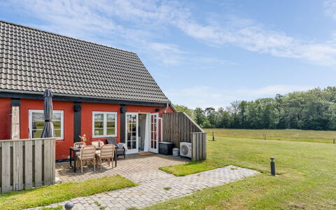 Antine - 6Km from the Sea: Bois, Toit, Domicile, Maison, Architecture, Siding, Lot Terre, Chalet, Cabanon, Batiments Jardin