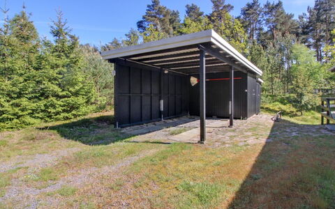 Eeske - 800M from the Sea: Bois, Meubles, Appartement, Pièce, Plafond, Tache De Bois, Chaise, Dur, Vernis, Lumber
