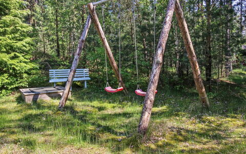 Eeske - 800M from the Sea: Bois, Meubles, Appartement, Pièce, Plafond, Tache De Bois, Chaise, Dur, Vernis, Lumber