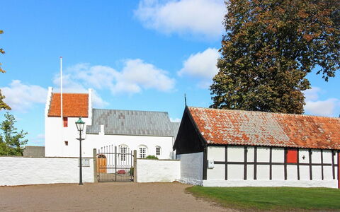 Eeske - 800M from the Sea: Bois, Meubles, Appartement, Pièce, Plafond, Tache De Bois, Chaise, Dur, Vernis, Lumber
