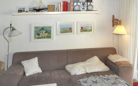 Thorke - 5Km from the Sea: Toit, Domicile, Porte, Chalet, Ombre, Siding, Cour, Biens, Arrière-Cour