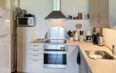 Erica - 6Km from the Sea: Appareil De Cuisine, Cuisine, Comptoir, Meubles, Principaux Appliance, Cabinetry, Design Intérieur, Sol, Électroménager, Cuisinière